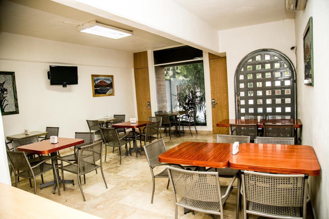 Booking Dioh Монтеррей Экстерьер фото