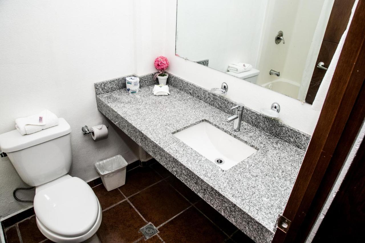 Booking Dioh Монтеррей Экстерьер фото