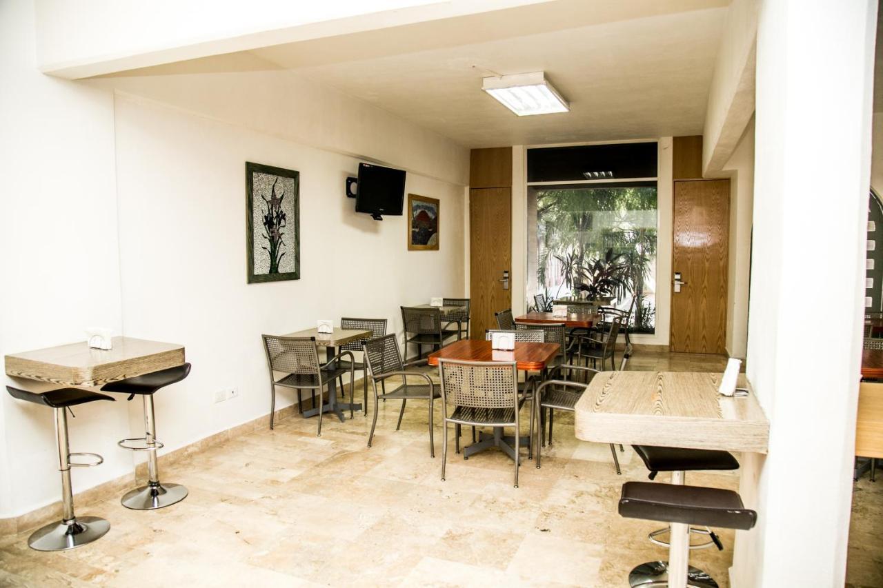 Booking Dioh Монтеррей Экстерьер фото