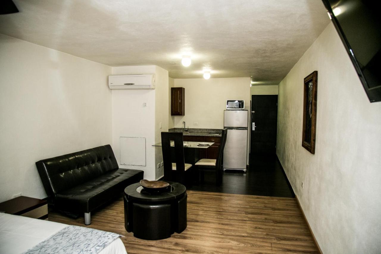 Booking Dioh Монтеррей Экстерьер фото
