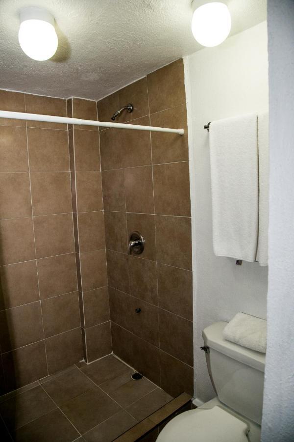 Booking Dioh Монтеррей Экстерьер фото